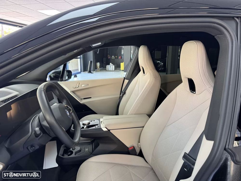 BMW iX xDrive 40 - 18
