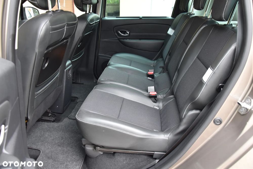 Renault Scenic 1.6 16V 110 Dynamique - 32