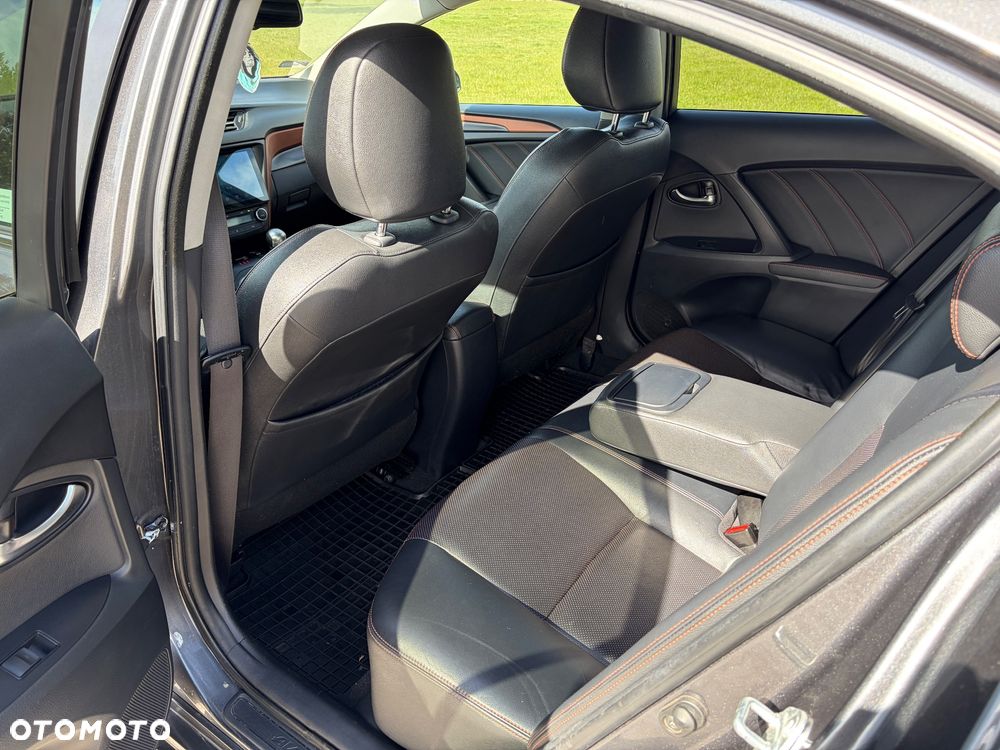 Toyota Avensis 1.8 Prestige - 13