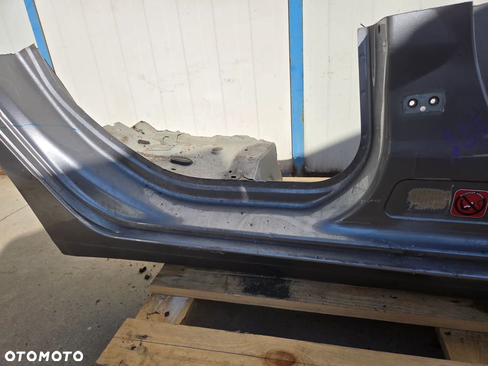 Próg prawy cały długi Peugeot 308 T9 HB KCAC - 5