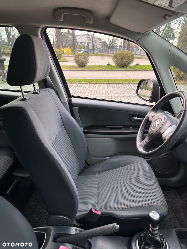 Suzuki SX4 1.9 DDiS DPF 4x4 Comfort - 25