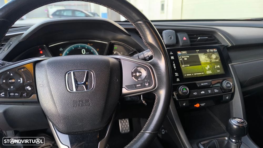 Honda Civic 1.0 i-VTEC Executive Premium - 17