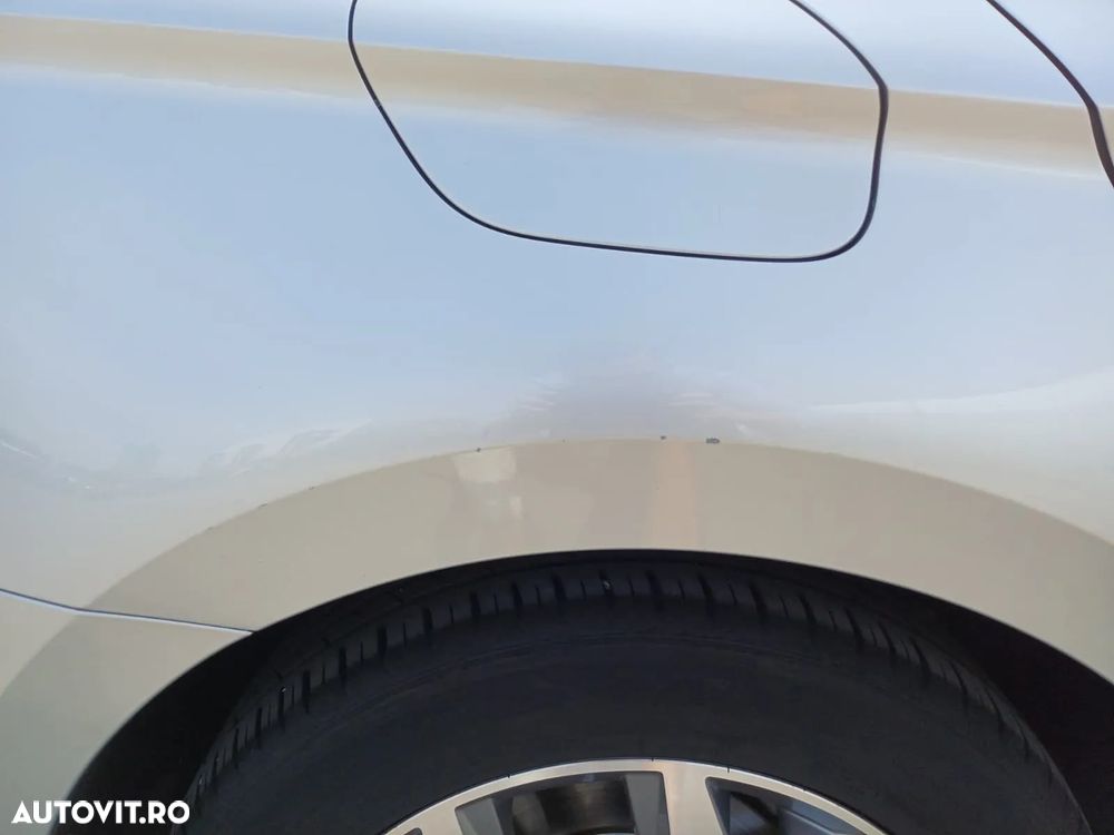 Volkswagen Passat - 12