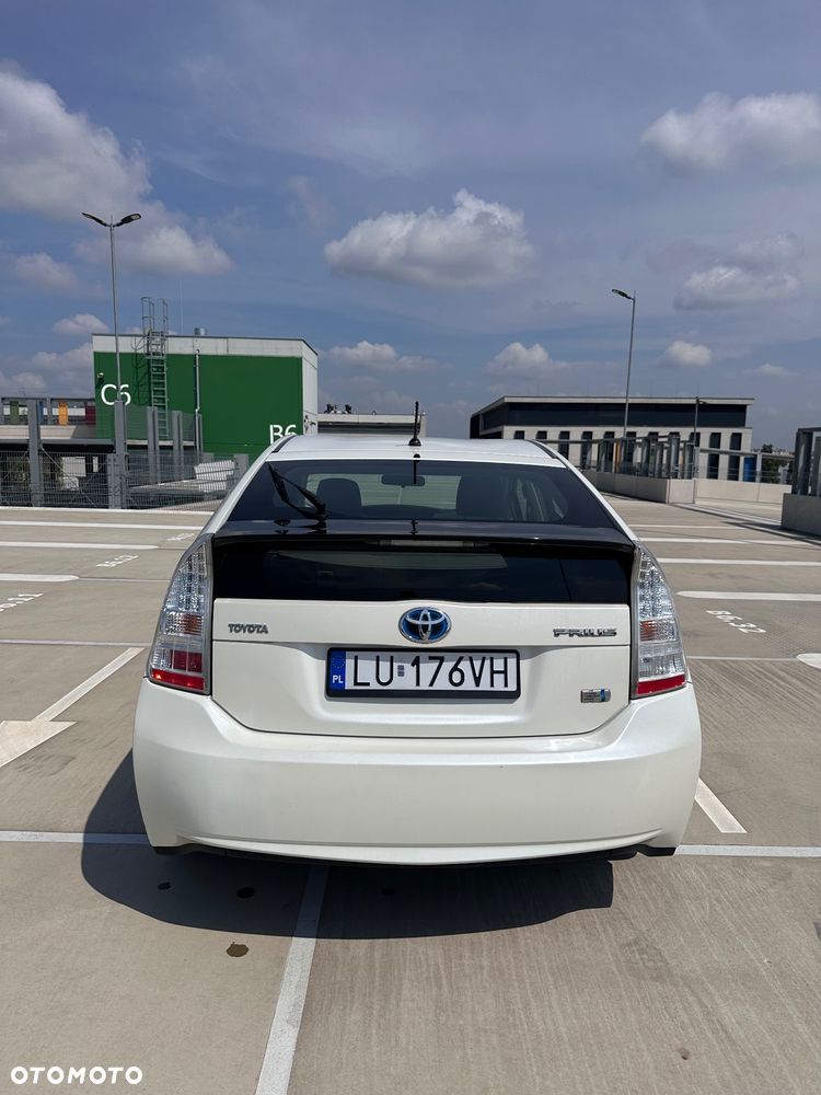 Toyota Prius (Hybrid) Life - 6