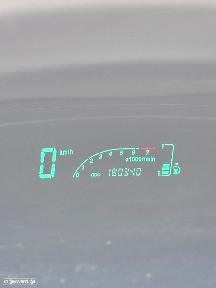 Toyota Yaris 1.0 SE - 4
