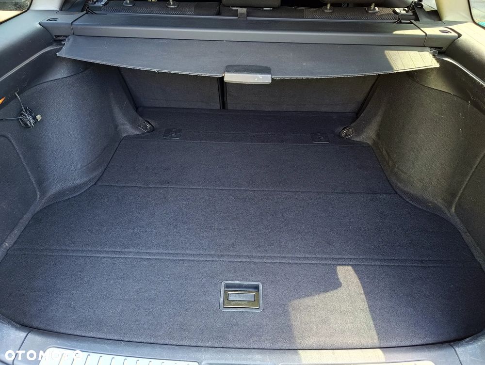Toyota Avensis - 13