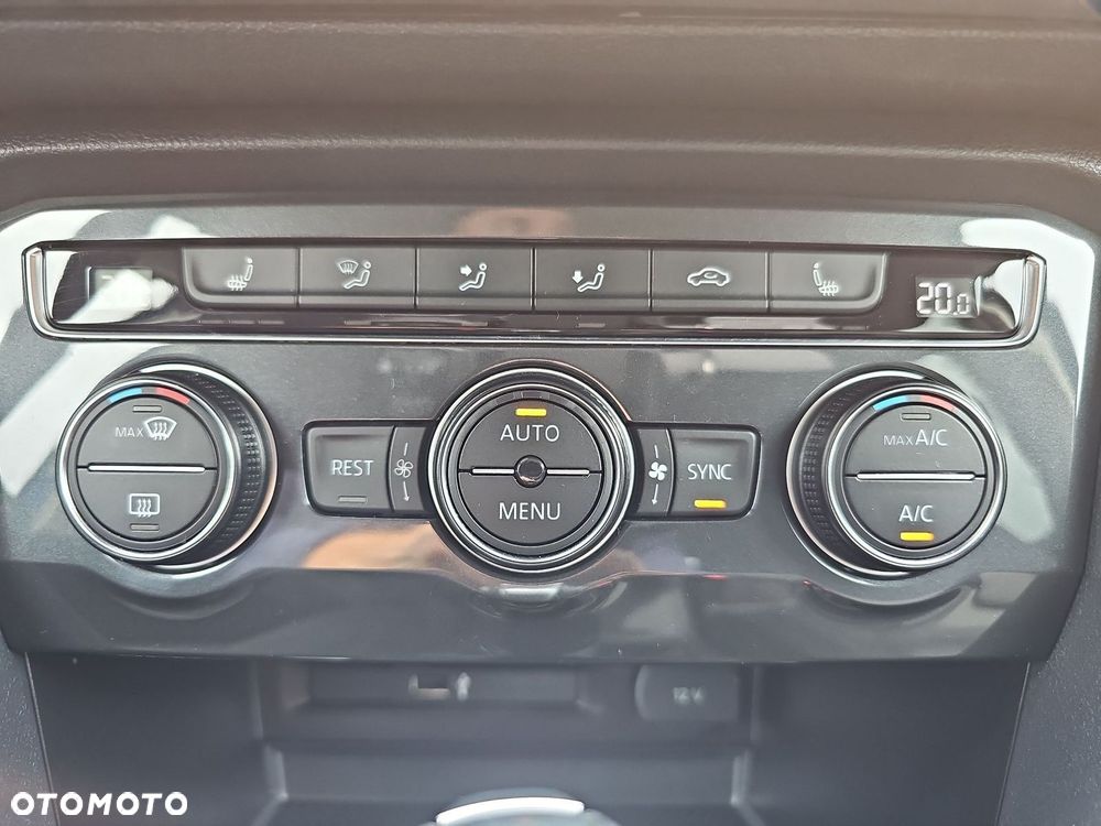 Volkswagen Tiguan - 21