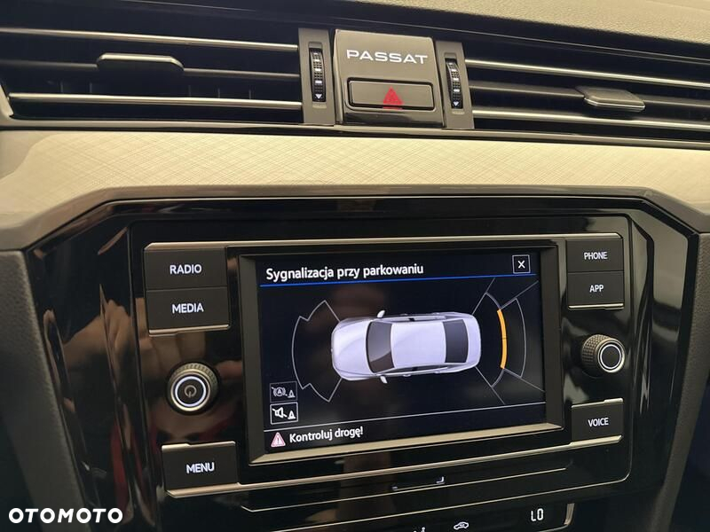 Volkswagen Passat - 15