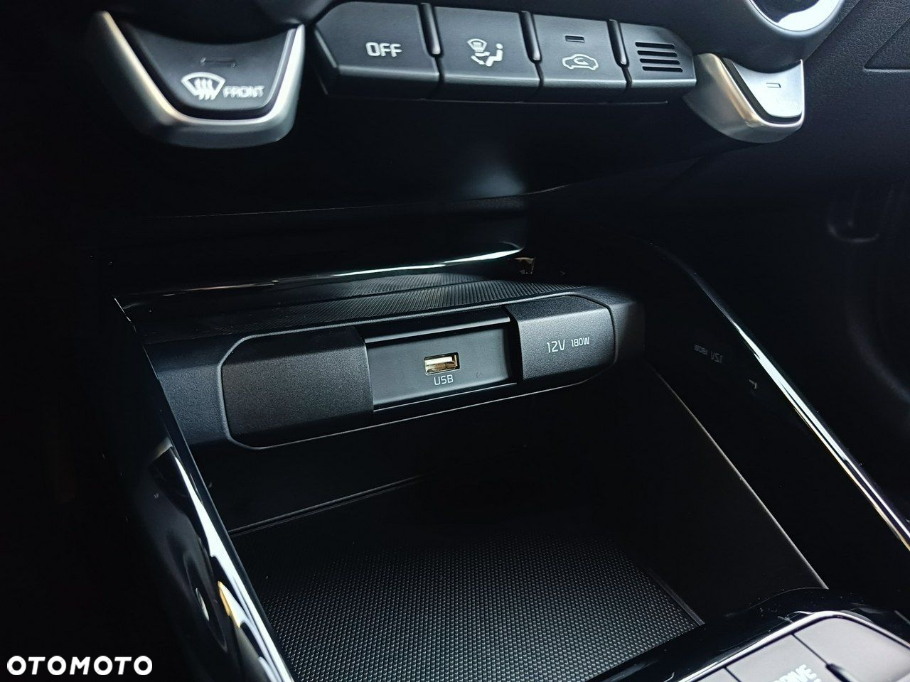 Kia Stonic - 23