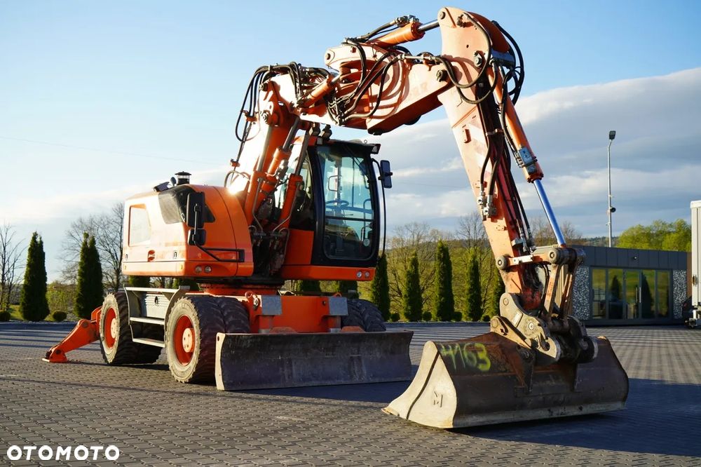 Liebherr A914 COMPACT / KOPARKA KOŁOWA / KOMPLET ŁYŻEK/ ORYGINALNY FABRYCZNY LAKIER / KLIMATYZACJA / KAMERY - 10