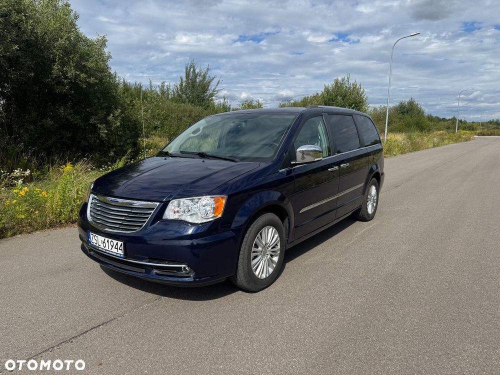 Chrysler Town & Country 3.6 Limited - 9