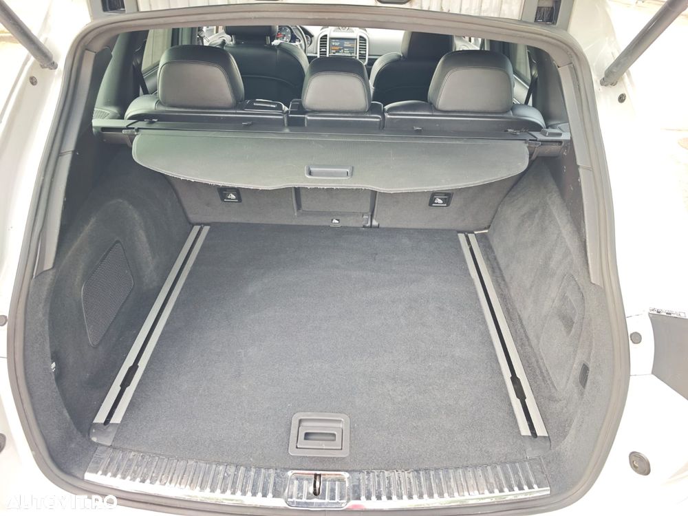 Porsche Cayenne 3.0 L V6 - 33