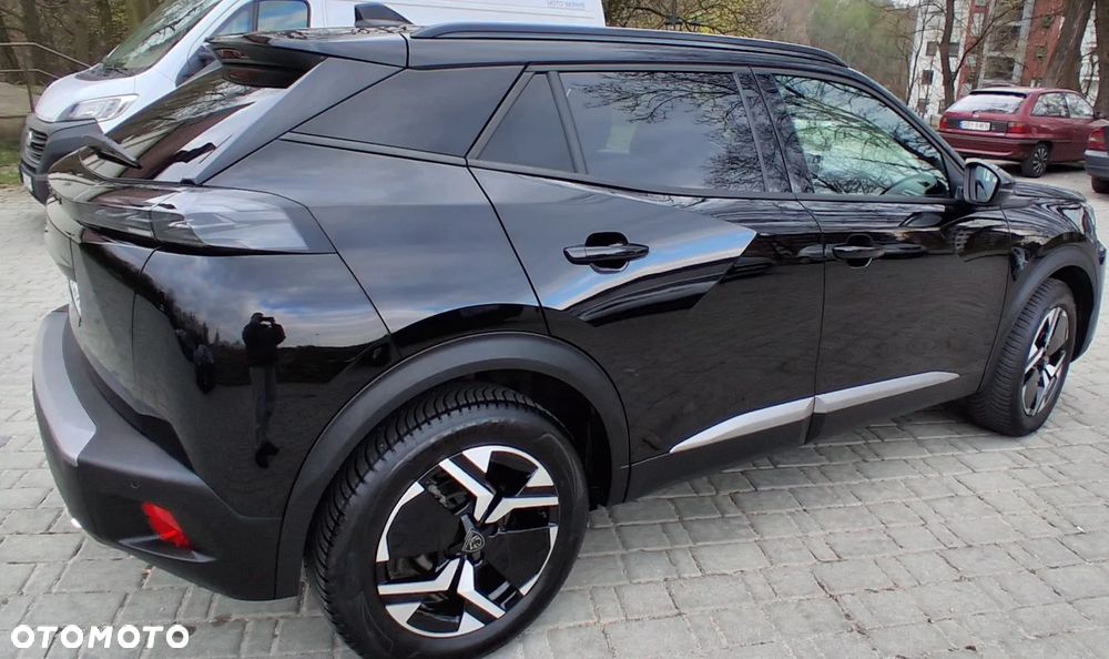 Peugeot 2008 PureTech 130 Allure S&S EAT8 - 11