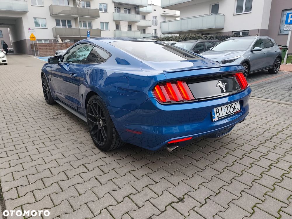 Ford Mustang - 7