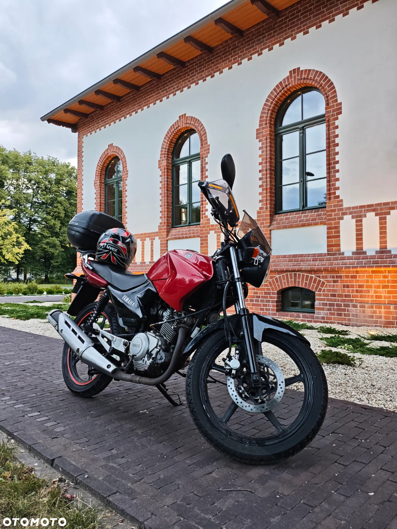 Yamaha YBR - 9