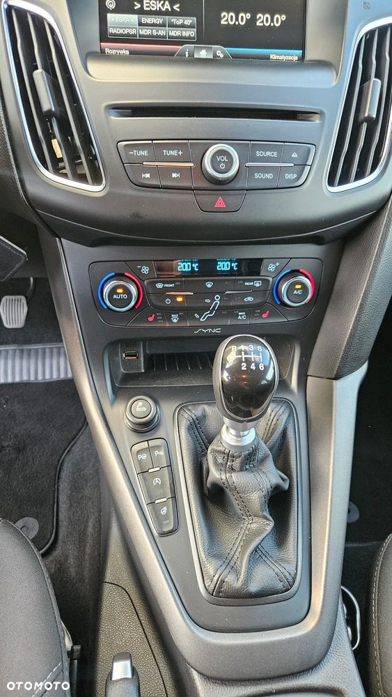 Ford Focus 1.0 EcoBoost Titanium - 10
