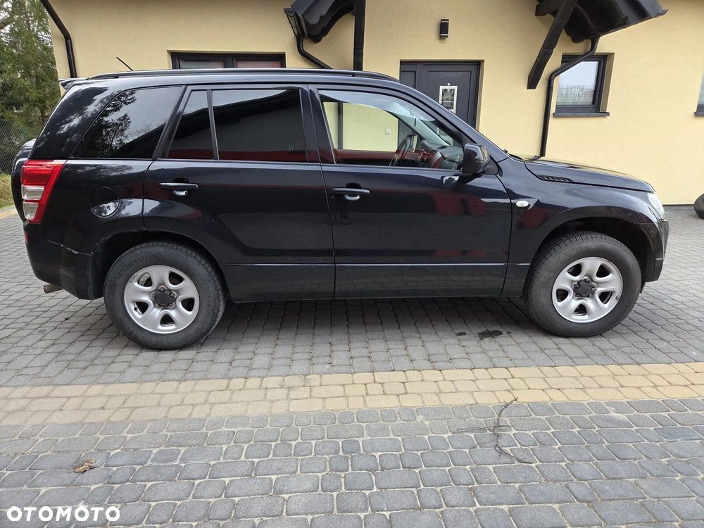 Suzuki Grand Vitara 2.0 Club Family - 4
