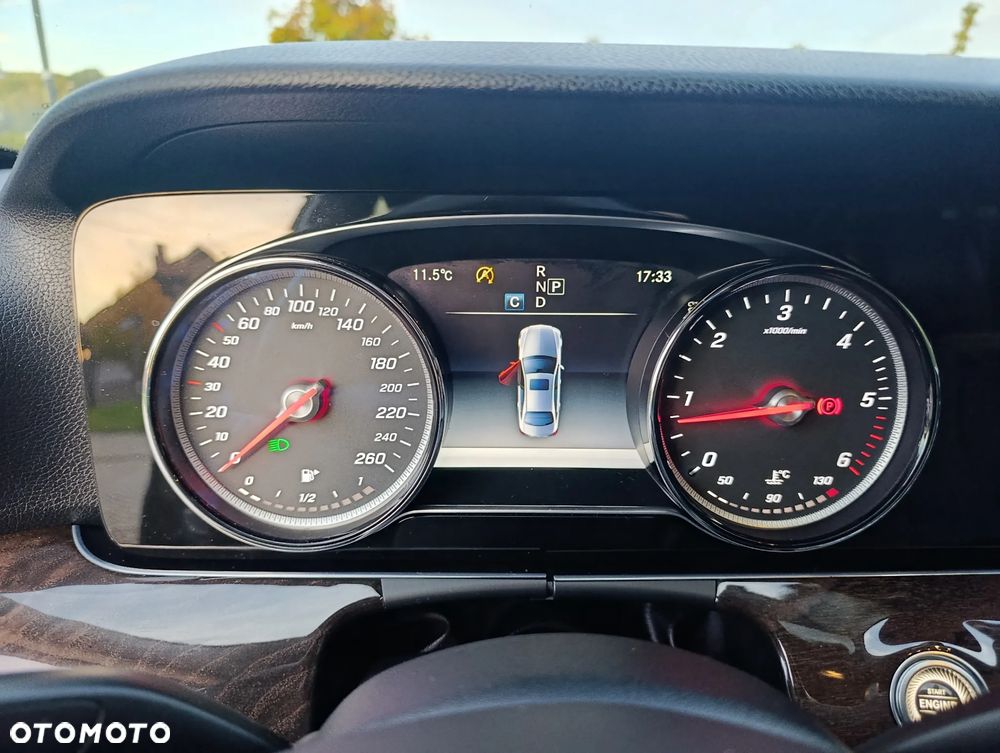 Mercedes-Benz Klasa E 220 d 9G-TRONIC Avantgarde - 24