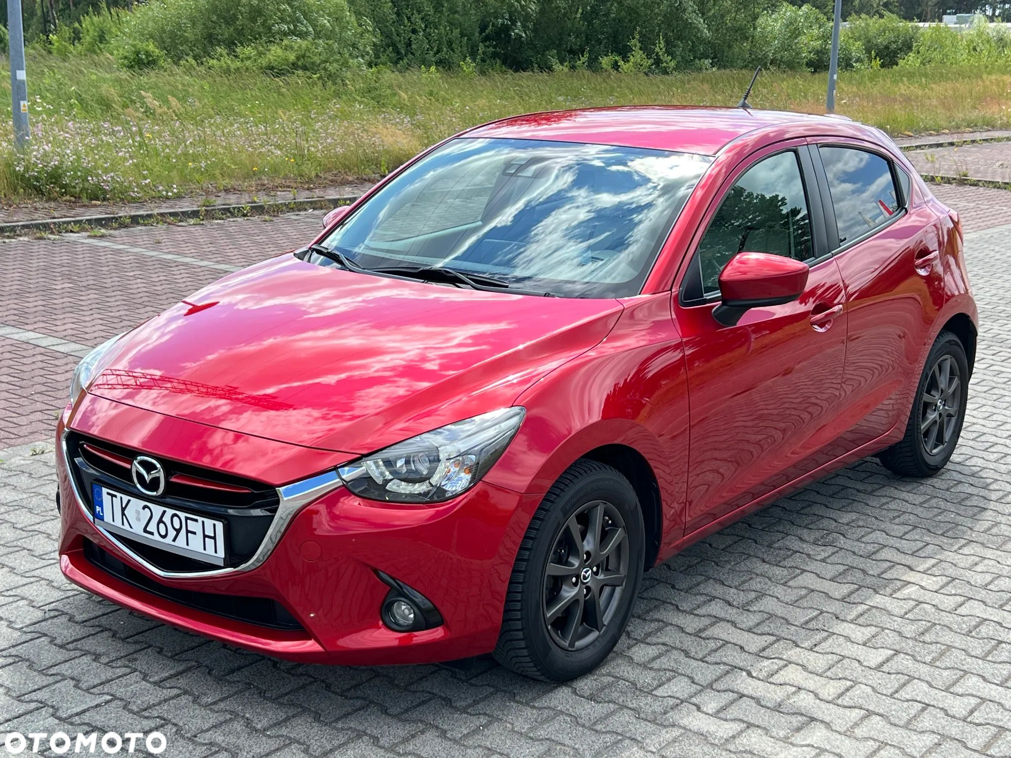 Mazda 2 SKYACTIV-G 90 White Edition - 1