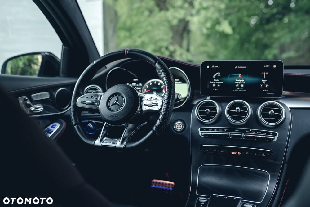 Mercedes-Benz GLC - 28