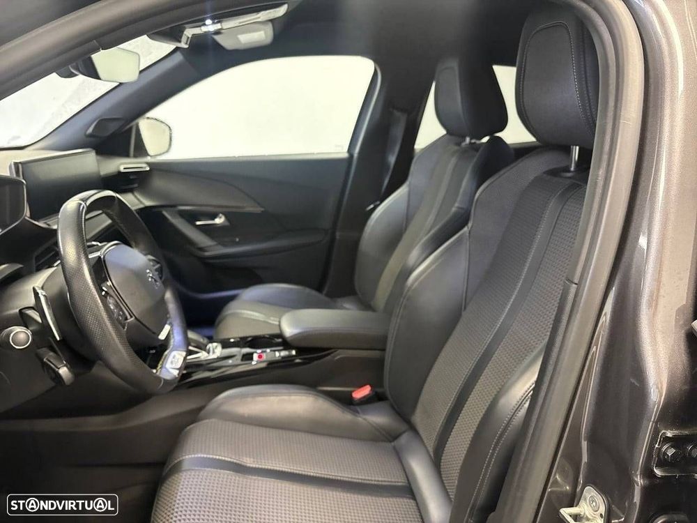 Peugeot 2008 1.5 BlueHDi GT EAT8 - 9