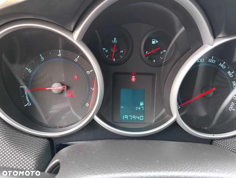 Chevrolet Cruze 1.6 LS - 13