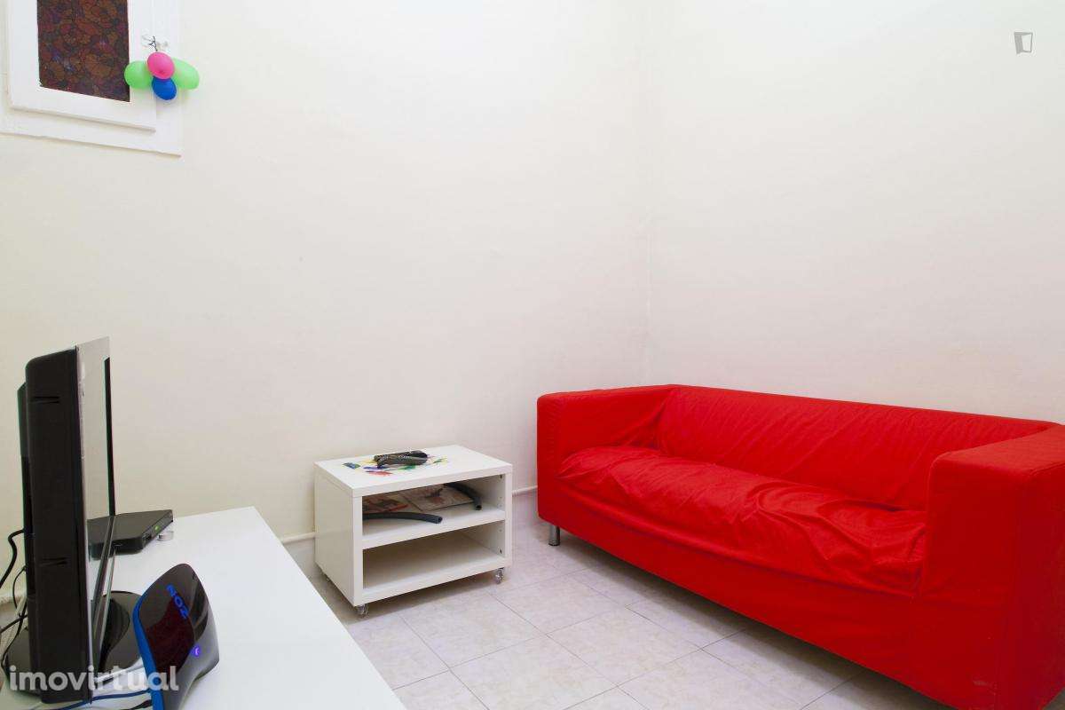 Quarto - localizado em São Sebastião Lisbon - Grande imagem: 4/14