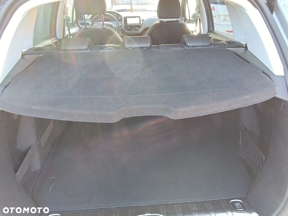 Peugeot 2008 BlueHDi 100 STOP & START Allure - 28