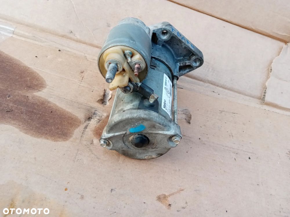 Rozrusznik starter silnika Renault Trafic III Vivaro B 1.6 DCI 233002889R--D 233002889R - 3
