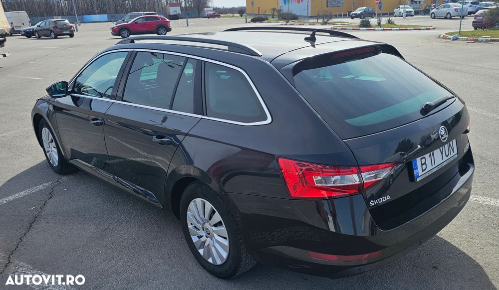 Skoda Superb 2.0 TDI DSG Ambition - 3