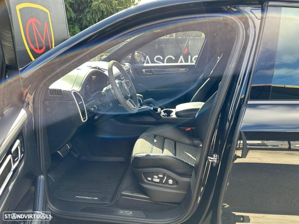 Porsche Cayenne GTS - 13