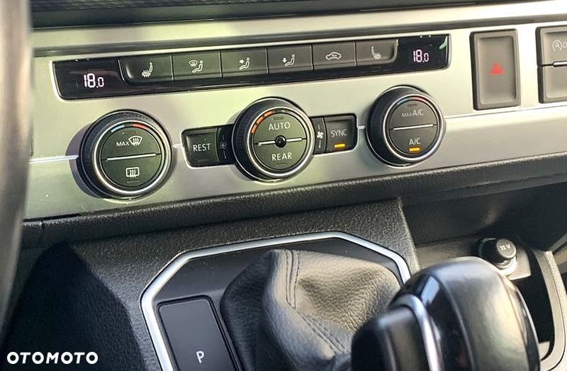 Volkswagen TRANSPORTER MULTIVAN BULLI T6.1, DSG 4Motion, T6 4x4 plus reduktor napędów, Model SALON POLSKA BULLY ORYGINAL!! Światła LED, Fotele obracane kapitańskie, Dynamiczne komfortowe zawieszenie!! 3 strefowa klimatyzacja, Felgi specjalne, Pakiet akustyczny, Stolik CAMPER.. - 21