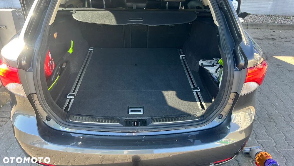 Toyota Avensis 1.8 Premium - 10