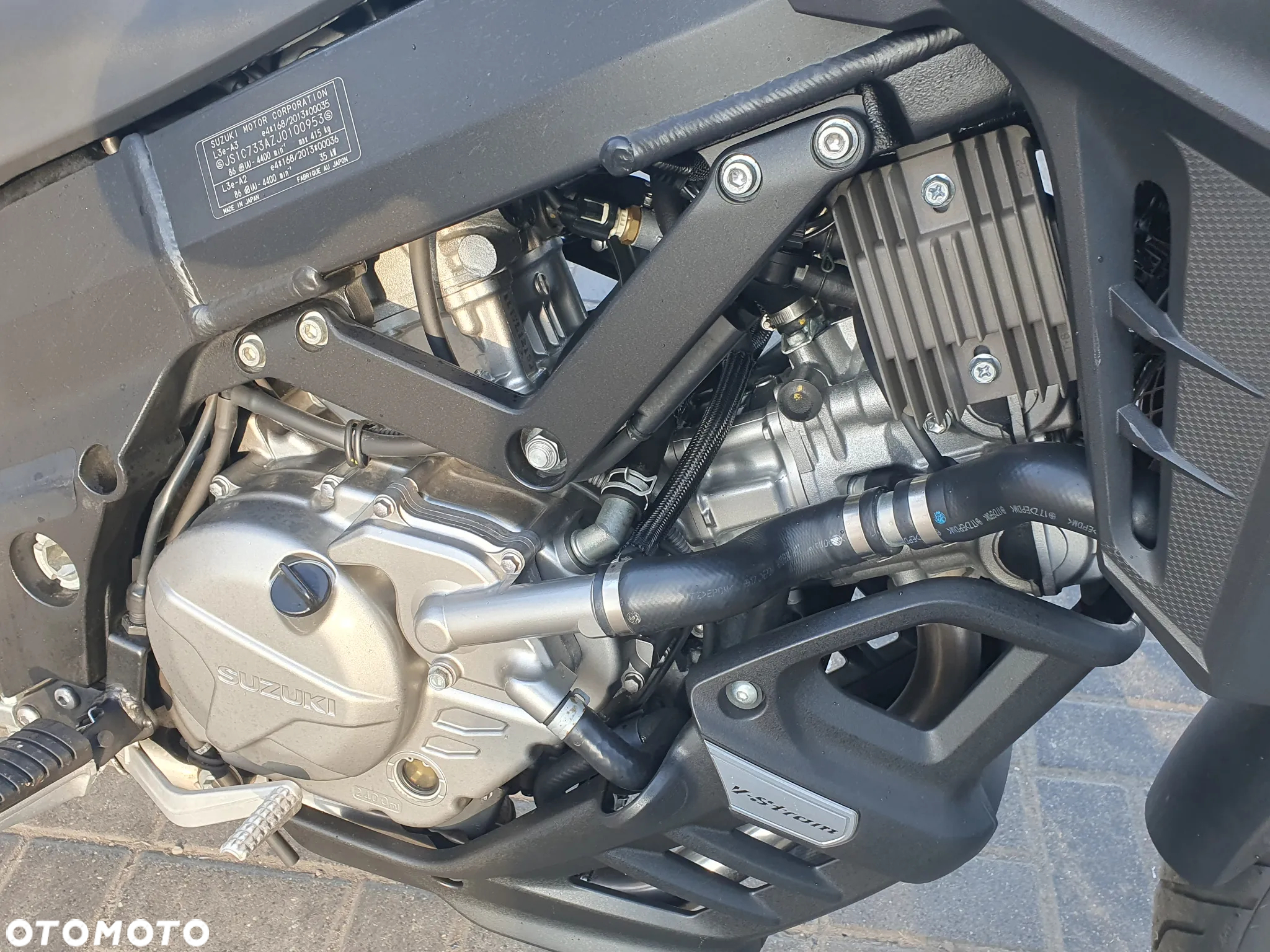 Suzuki V-STROM - 25