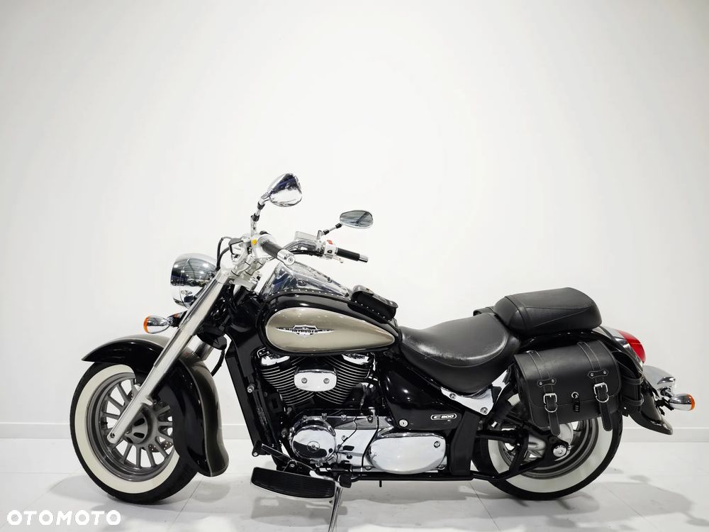 Suzuki Intruder - 14