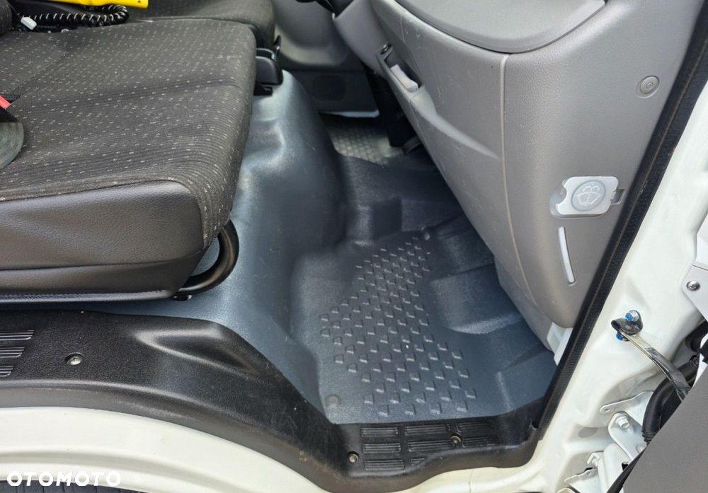 Mitsubishi Fuso Canter - 24