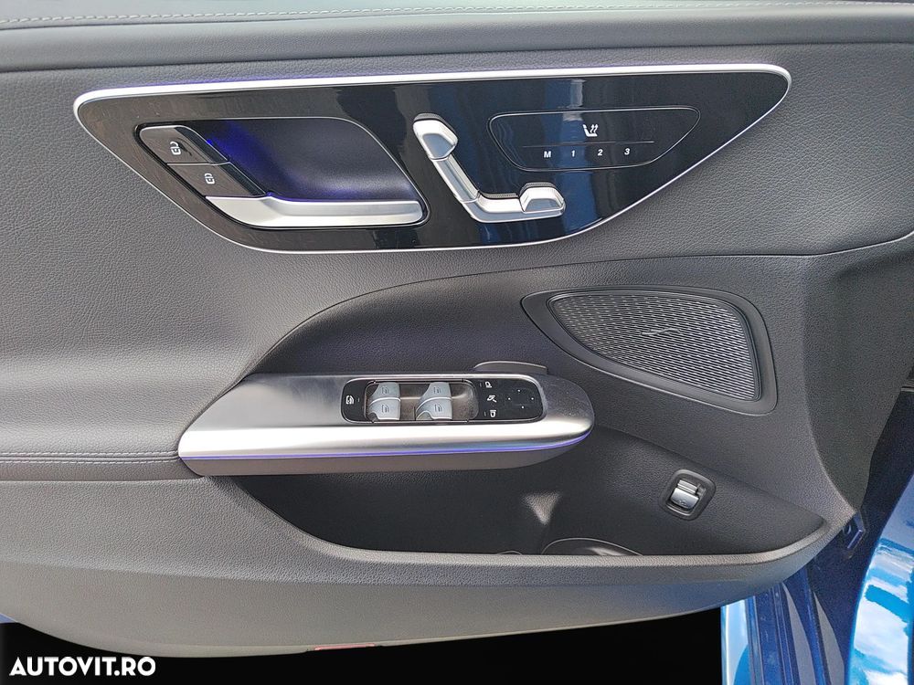 Mercedes-Benz C - 32