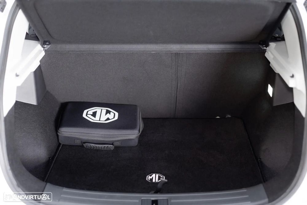 MG ZS EV 72.6 kWh Luxury OBC 11 kW - 9