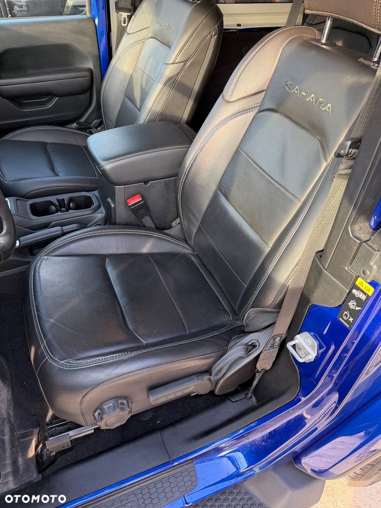 Jeep Wrangler - 16