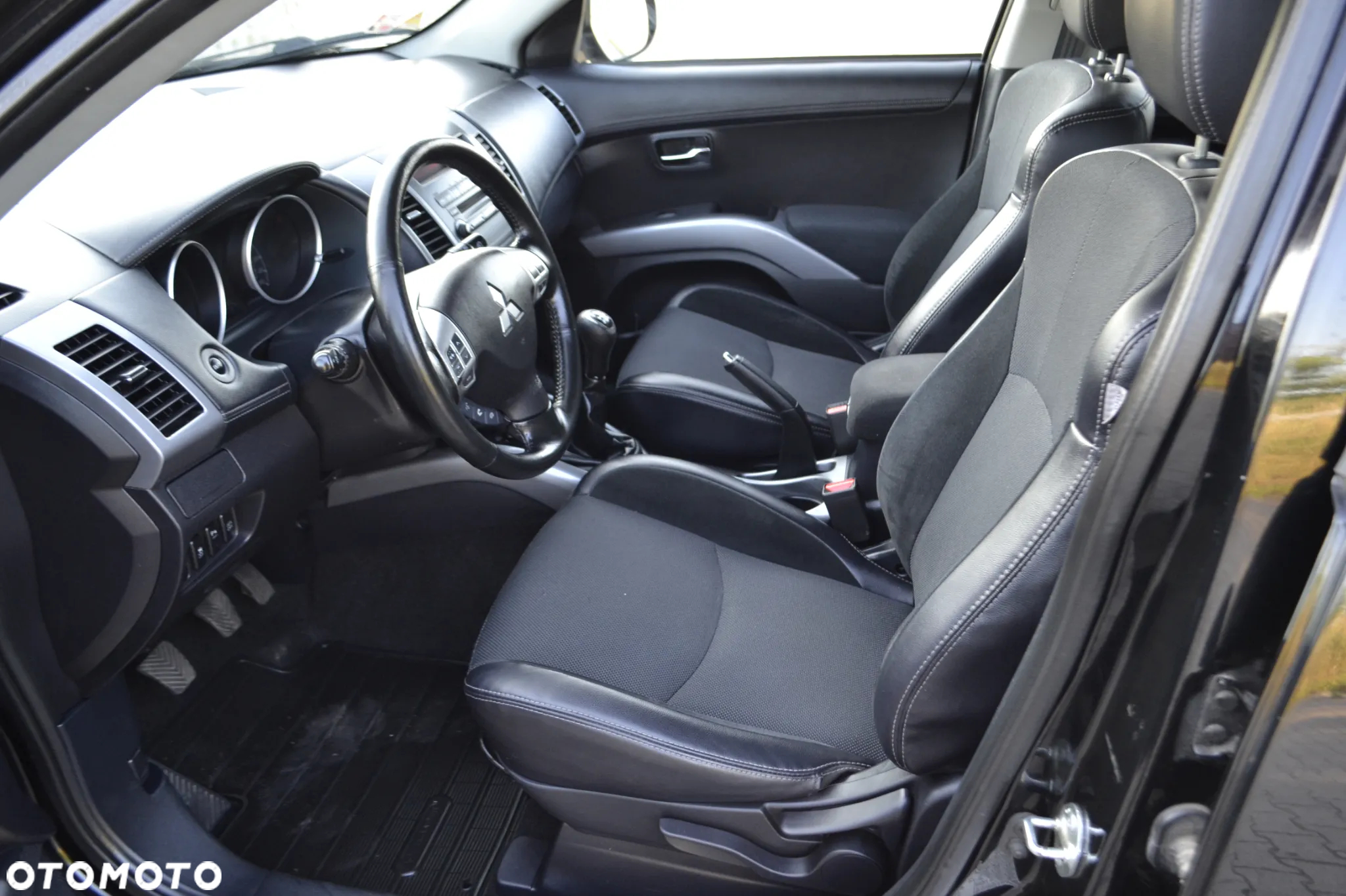 Mitsubishi Outlander 2.0 Intense 2WD EU5 - 15