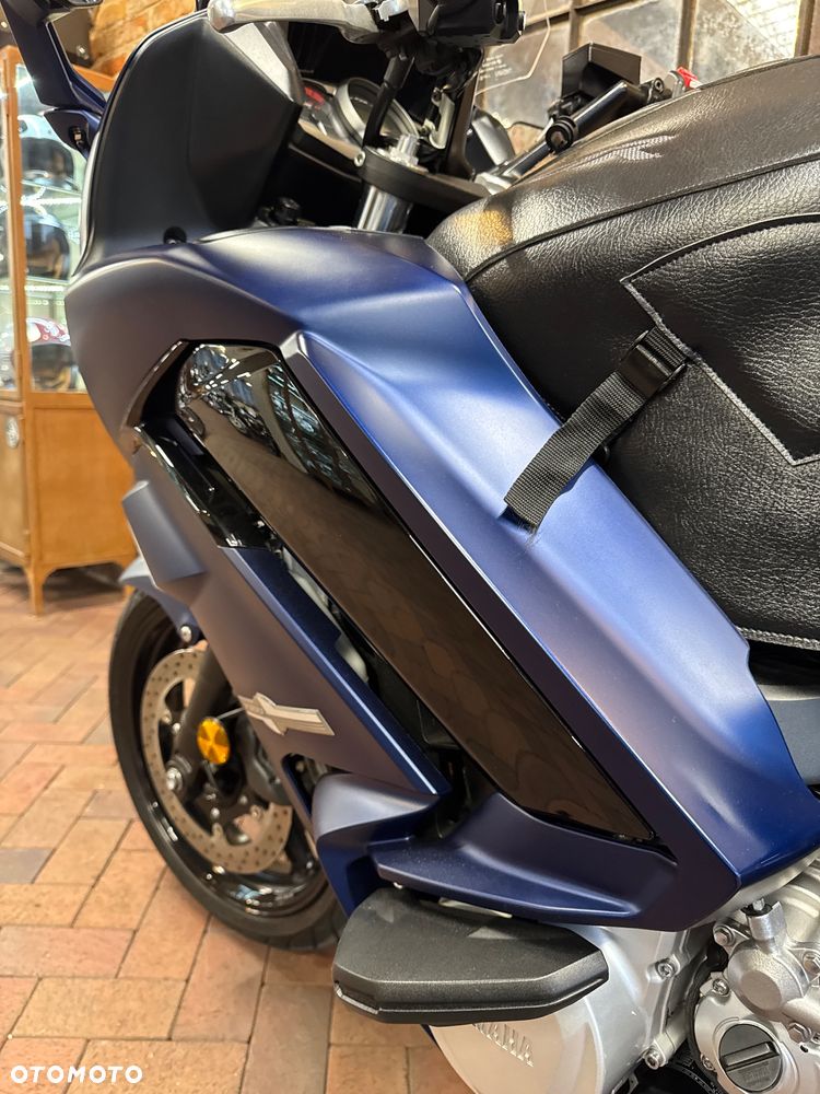 Yamaha FJR - 12