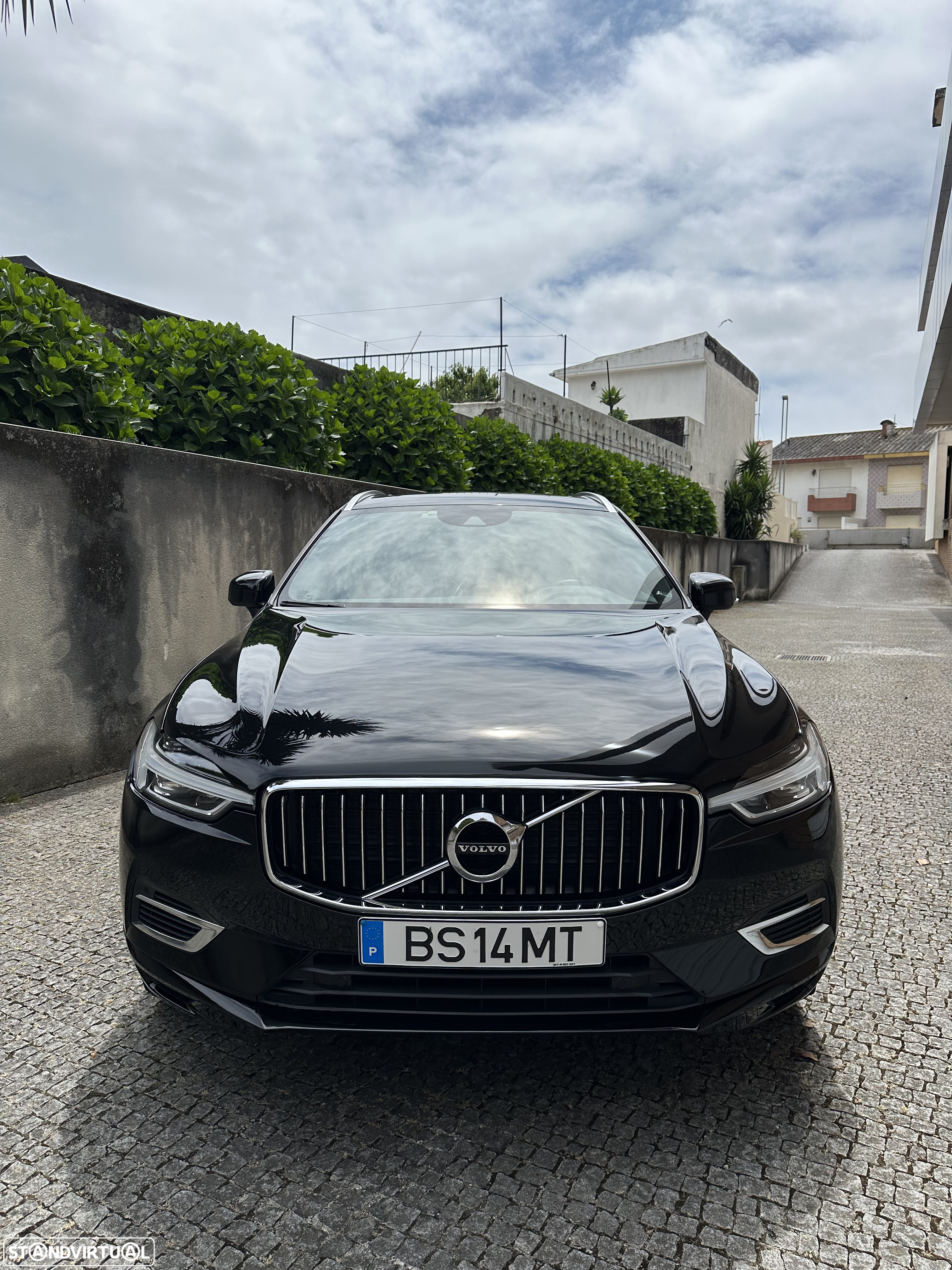 Volvo XC 60 2.0 T8 PHEV Momentum Plus AWD - 2