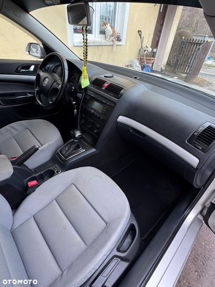 Skoda Octavia 2.0 FSI Ambiente Tiptr - 17