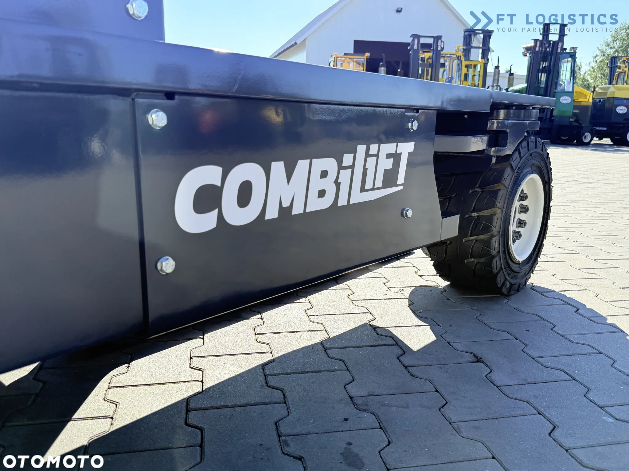 Combilift WÓZEK CZTEROKIERUNKOWY - WIELOKIERUNKOWY C4500 / DIESEL / TRIPLEX 4900MM /JEDYNE 4854 MOTOGODZIN /  POZYCJONER WIDEŁ / PEŁNA KABINA - OGRZEWANIE / STAN IDEALNY / Szeroka oferta wózków czterokierunkowych i bocznych, dopasowanych do różnorodnych potrzeb i zastosowań - 10