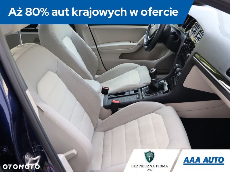 Volkswagen Golf - 10