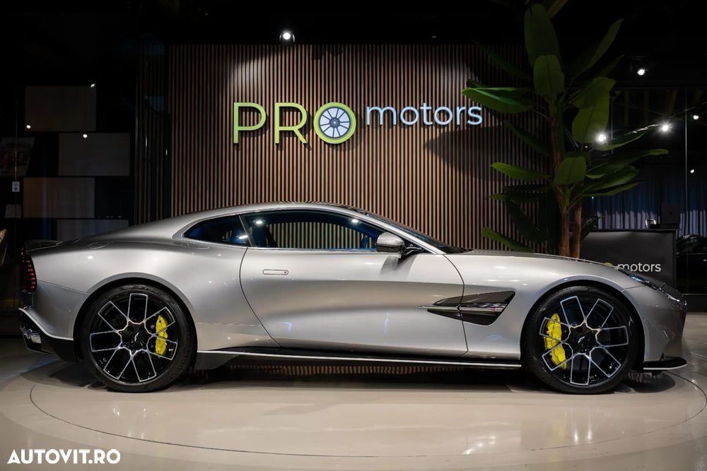 Aston Martin Vanquish - 35