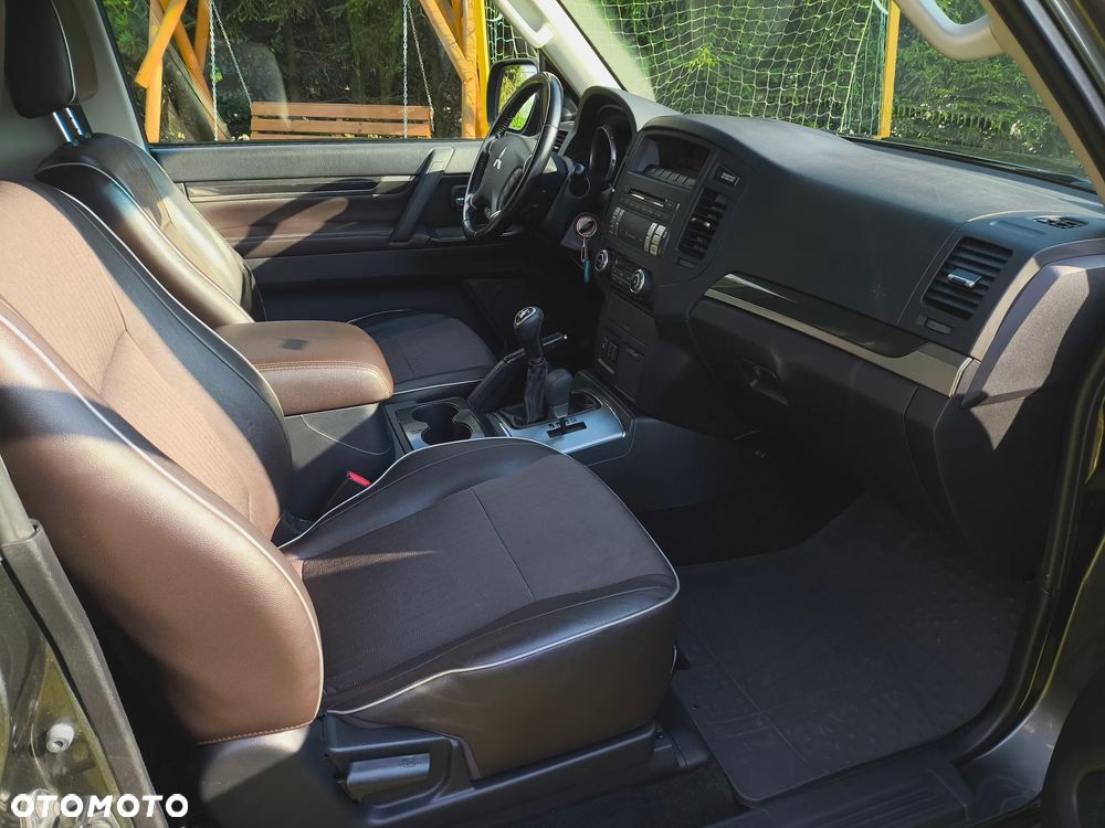 Mitsubishi Pajero 3.2 DI-D Intense - 21