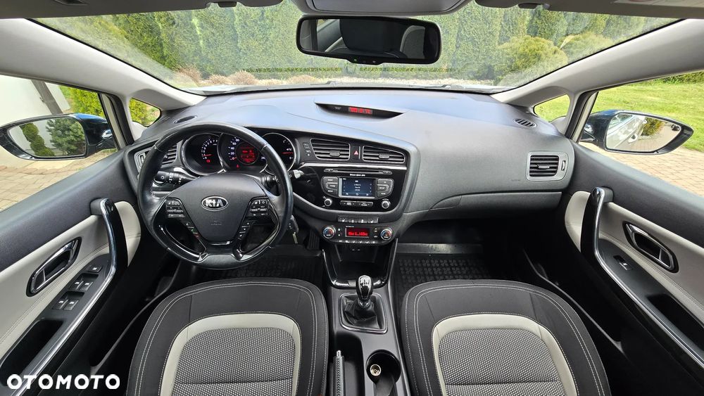 Kia Ceed - 29