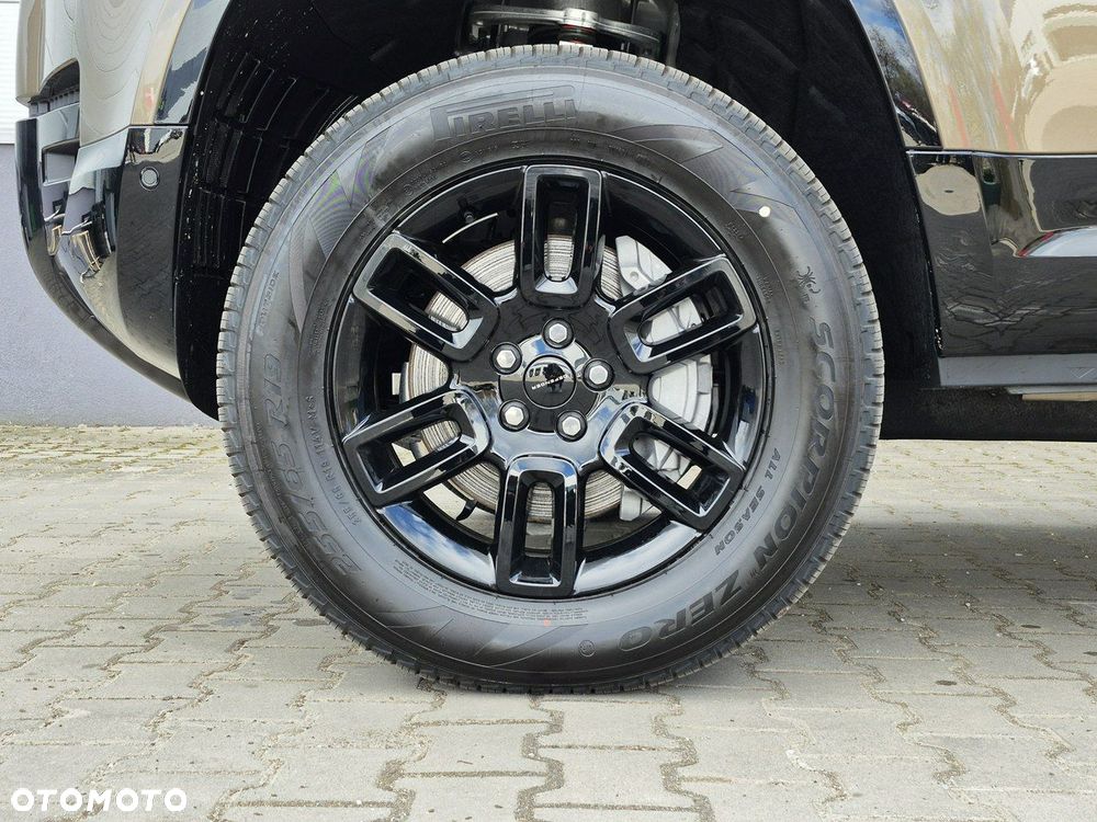 Land Rover Defender - 9