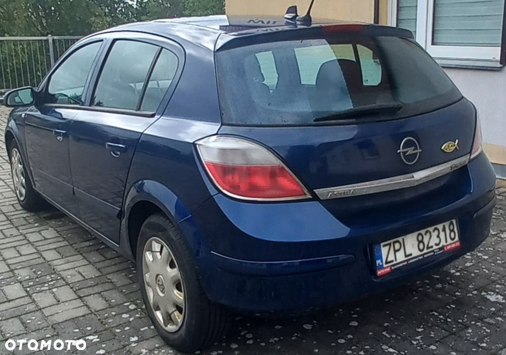 Opel Astra 1.6 Essentia - 3